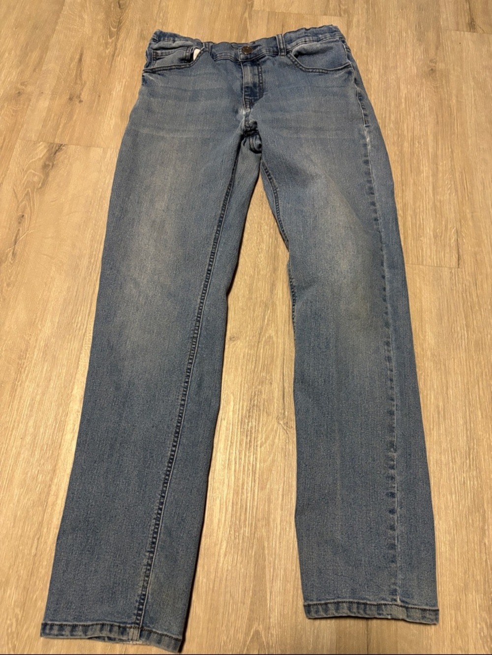 Silver Jeans Straight Leg in Medium‎ Blue Wash